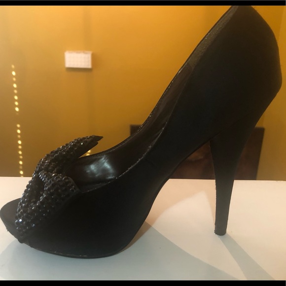Steve Madden Black Rhinestone Bow Heels - Picture 2 of 4